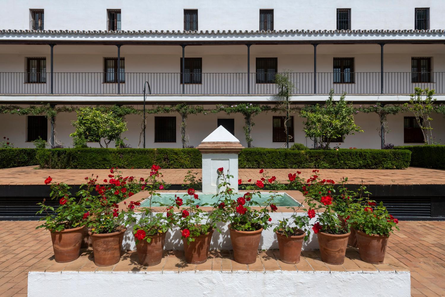 Magno Apartments San Laureano - Private Parking Included Séville Extérieur photo